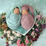 8 Strong Sign to Recognizing a Twin Pregnancy. Recognizing a Twin Pregnancy.
